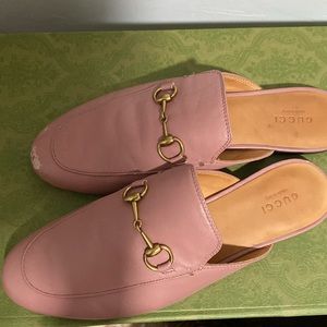 Gucci Pink Princetown mules .